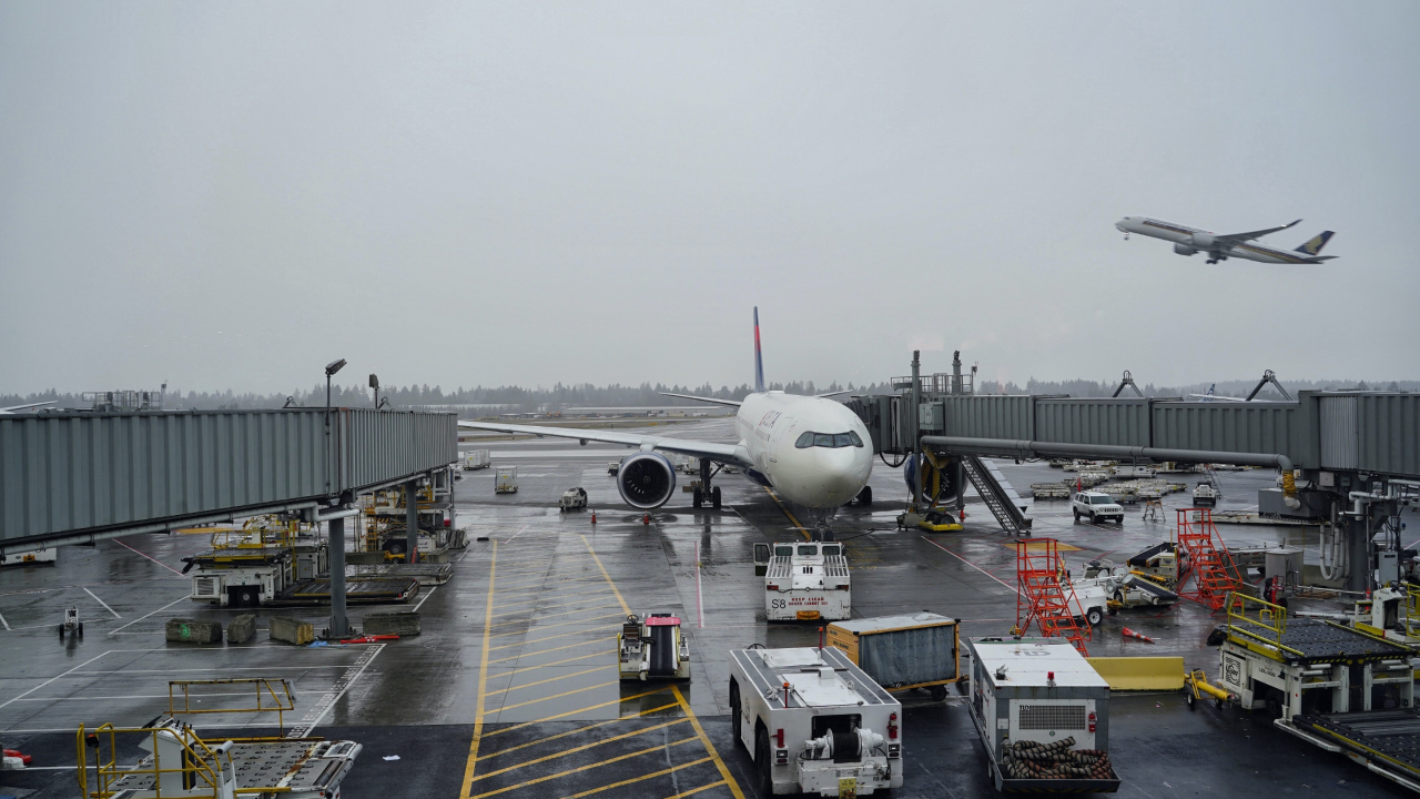 Airport Live Stream
