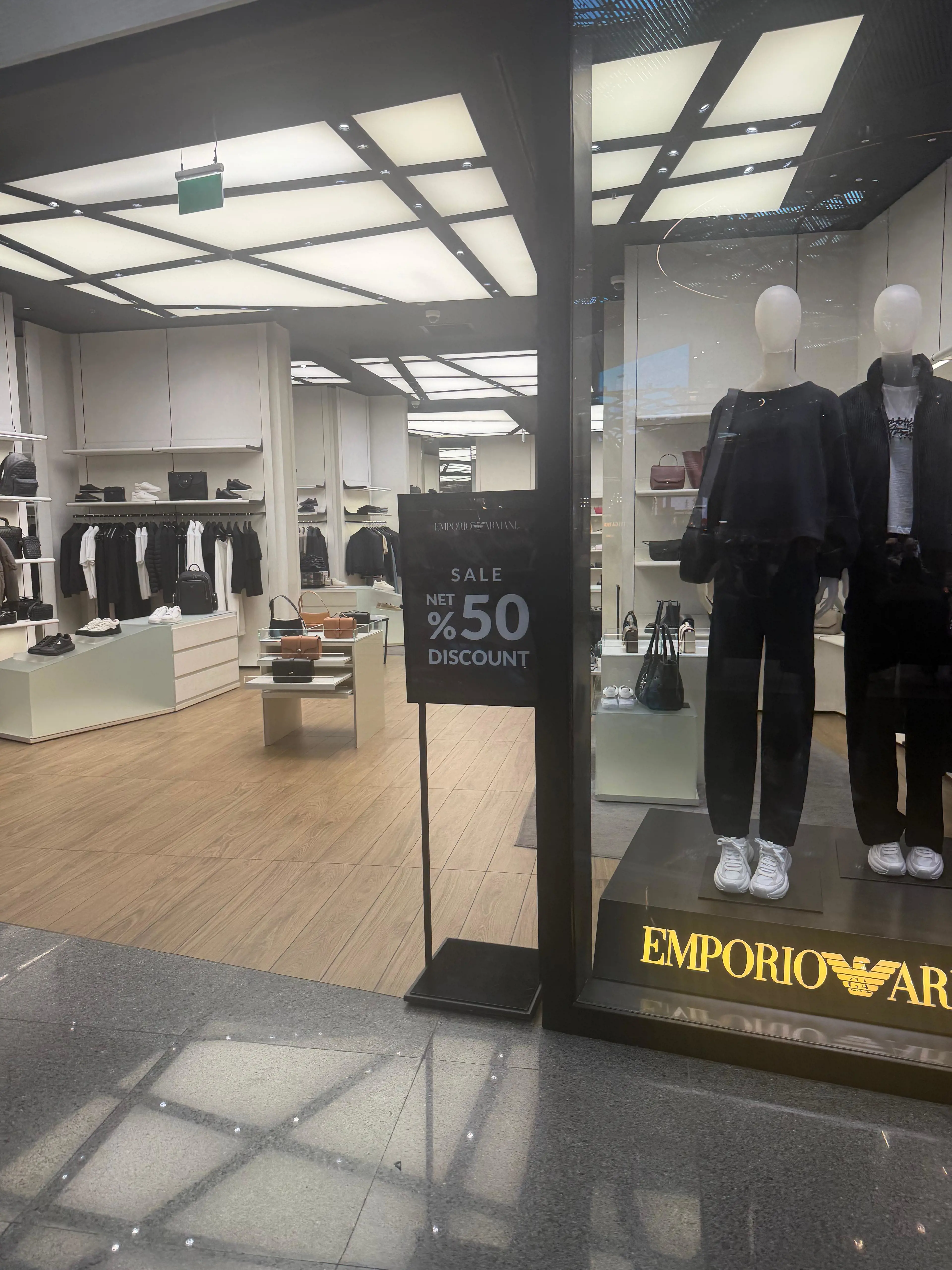 EMPORİO ARMANİ