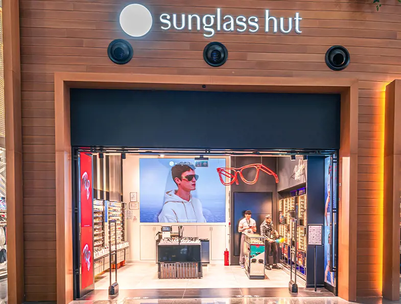 SUNGLASS HUT