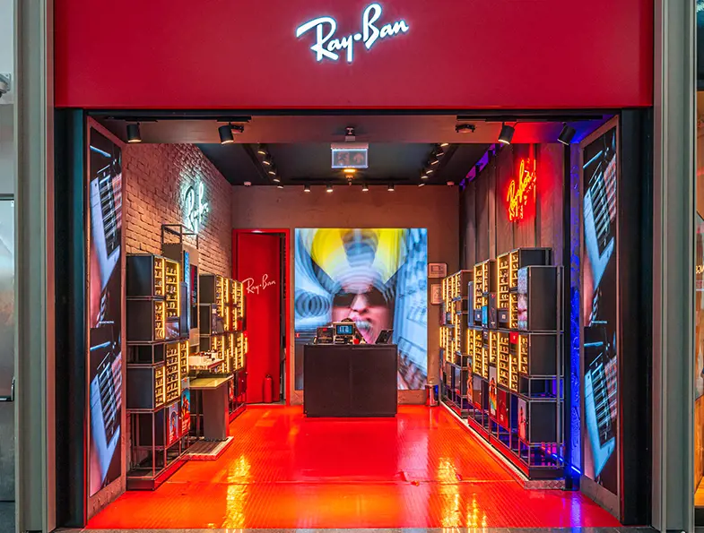  Ray-Ban
