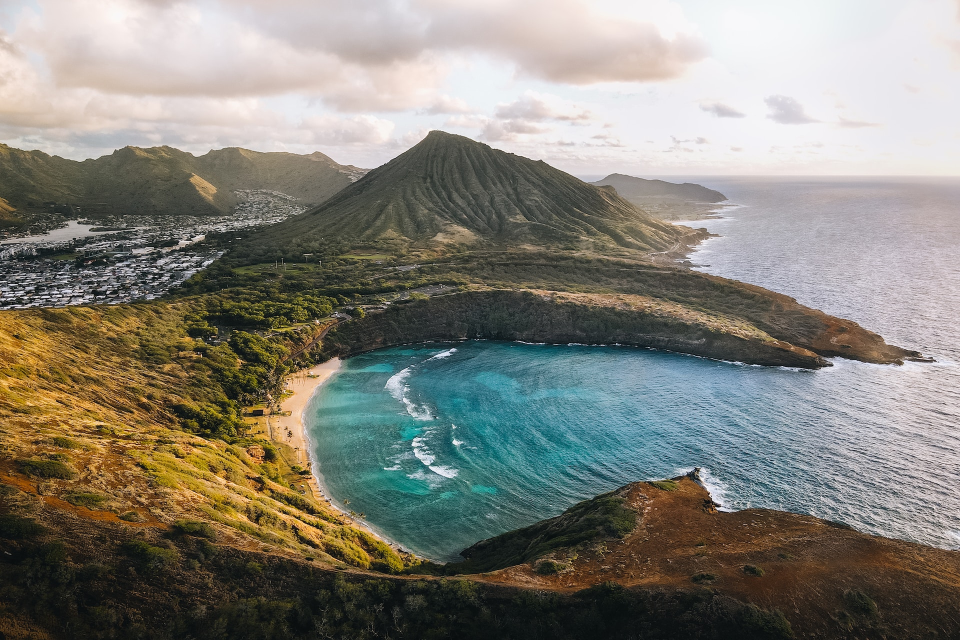 Lost Fans Here: The Mysterious Island of Oahu